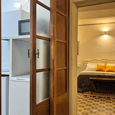 Urban Oasis In Front Of Duomo Di *