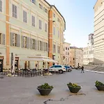 Urban Oasis In Front Of Duomo Di