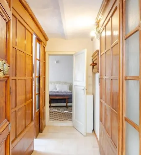 Urban Oasis In Front Of Duomo Di * Pérouse